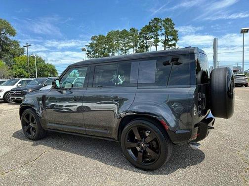 2025 Land Rover Defender P525 V8