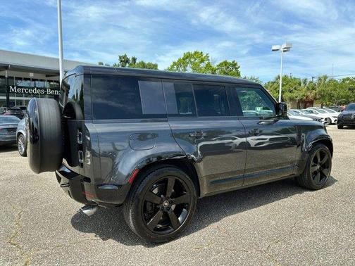 2025 Land Rover Defender P525 V8