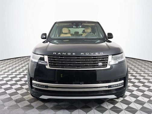 2025 Land Rover Range Rover P530 SE 7 Seat