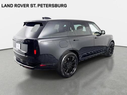 Santorini Black 2026 Land Rover Range Rover P530 SE 7 Seat