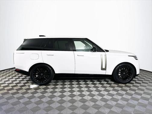 2025 Land Rover Range Rover P530 SE