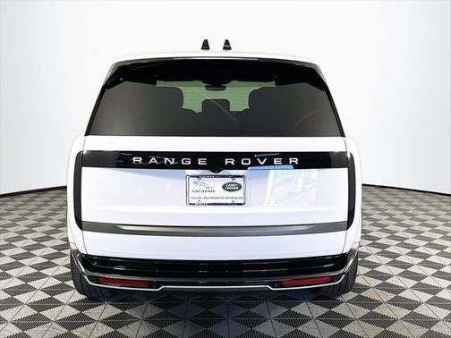 2025 Land Rover Range Rover P530 SE