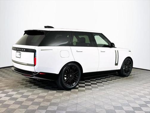 2025 Land Rover Range Rover P530 SE