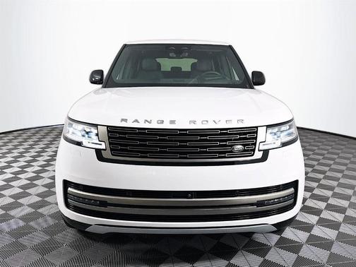 2025 Land Rover Range Rover P530 SE