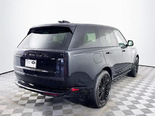 2025 Land Rover Range Rover P400 SE