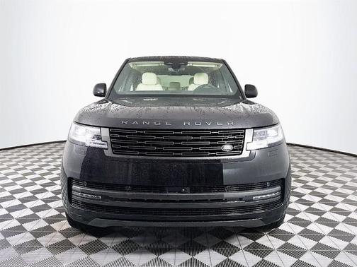 2025 Land Rover Range Rover P400 SE