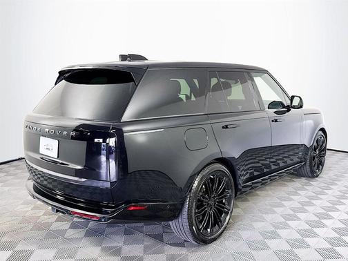 2026 Land Rover Range Rover SE