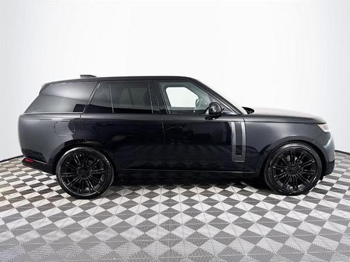 2026 Land Rover Range Rover SE