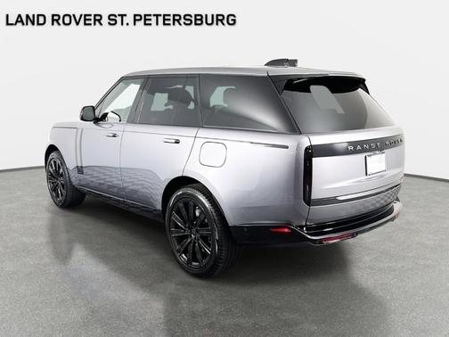 Eiger Grey 2026 Land Rover Range Rover P550e SE