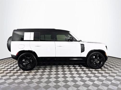 2025 Land Rover Defender P400 X-Dynamic SE