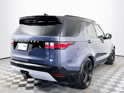 2025 Land Rover Discovery P360 Metropolitan Edition
