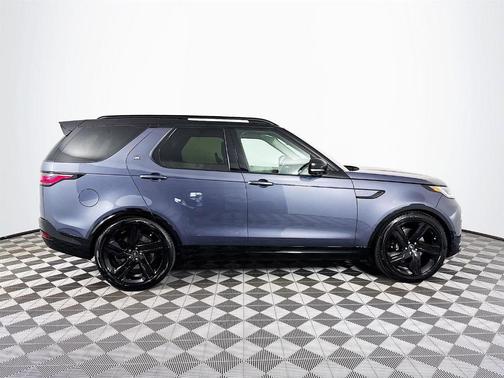 2025 Land Rover Discovery P360 Metropolitan Edition