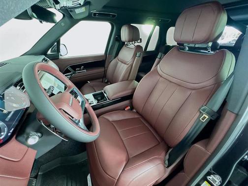 2025 Land Rover Range Rover P530 SE