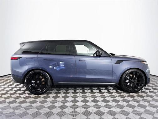 2025 Land Rover Range Rover Sport P360 SE