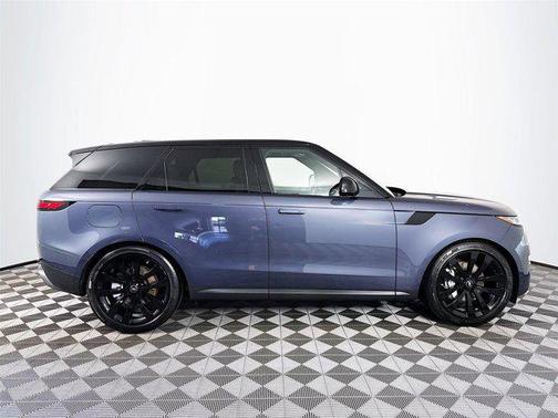 2025 Land Rover Range Rover Sport P360 SE