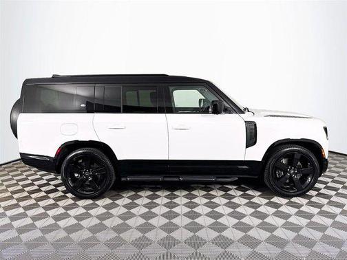 2024 Land Rover Defender P400 X-Dynamic SE