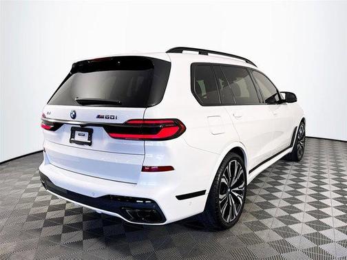 2024 BMW X7 M60i