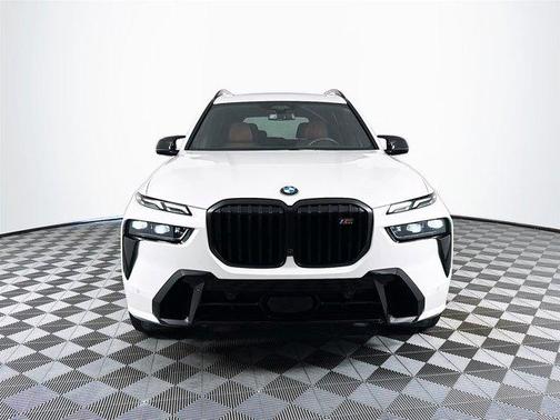 2024 BMW X7 M60i
