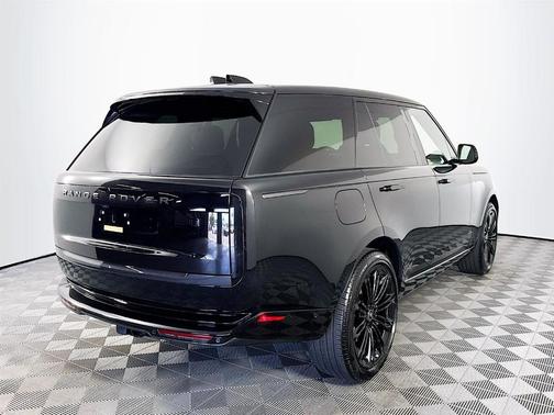 2025 Land Rover Range Rover P400 SE