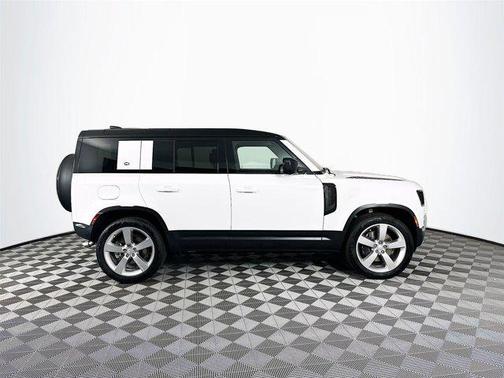 2024 Land Rover Defender P500 SE