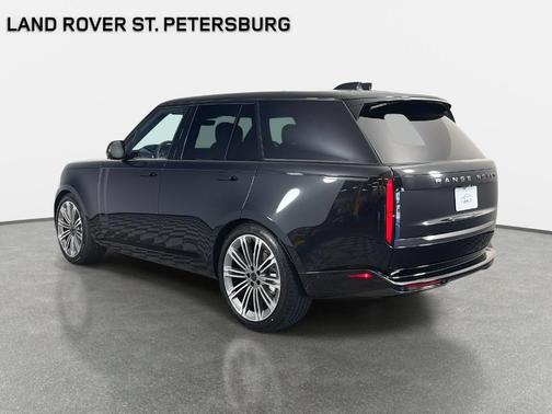 2026 Land Rover Range Rover P400 SE