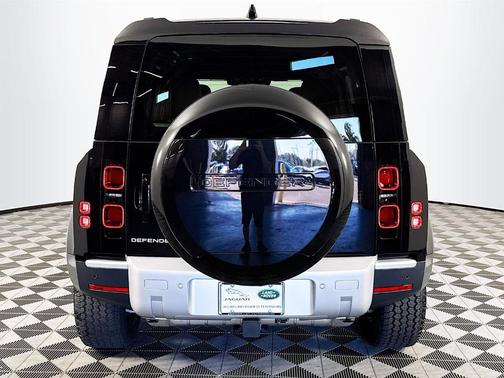 2025 Land Rover Defender P300