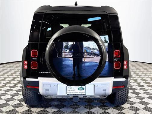 2025 Land Rover Defender P300