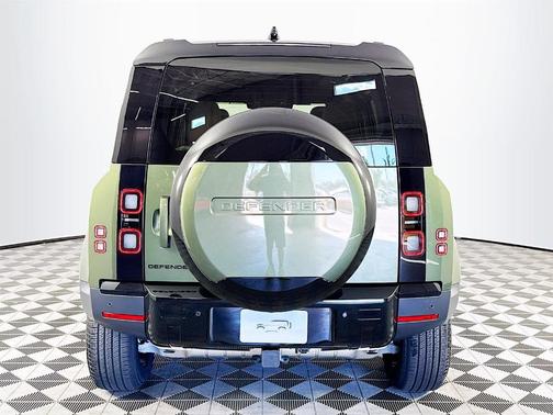 2026 Land Rover Defender S 300PS