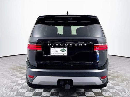 2024 Land Rover Discovery P300 S
