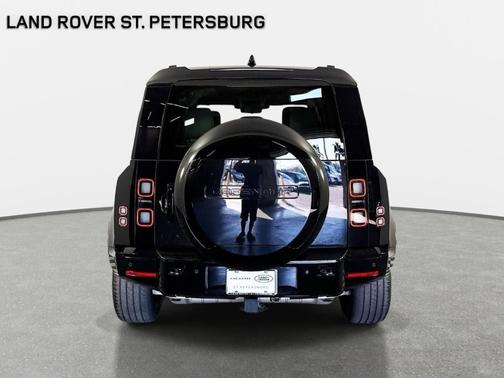 Santorini Black 2026 Land Rover Defender P400 X-Dynamic SE