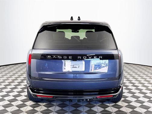 2025 Land Rover Range Rover P400 SE 7 Seat