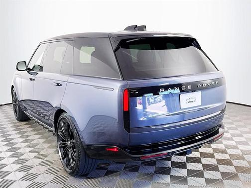2025 Land Rover Range Rover P400 SE 7 Seat