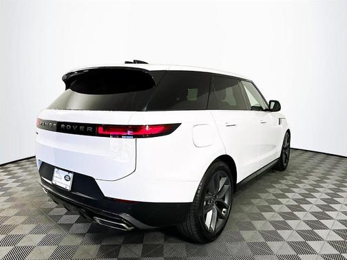 2025 Land Rover Range Rover Sport P360 SE
