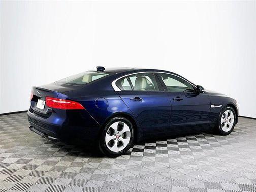 2017 Jaguar XE 25t