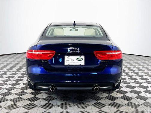 2017 Jaguar XE 25t