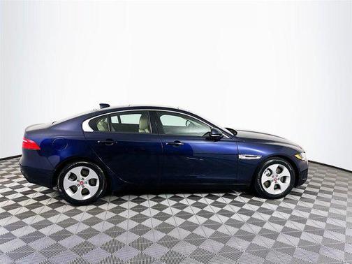 2017 Jaguar XE 25t