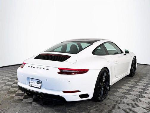 2019 Porsche 911 Carrera
