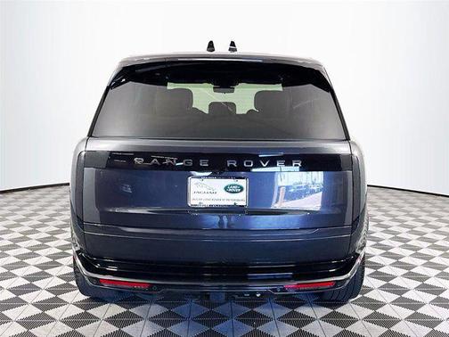2025 Land Rover Range Rover P530 SE 7 Seat