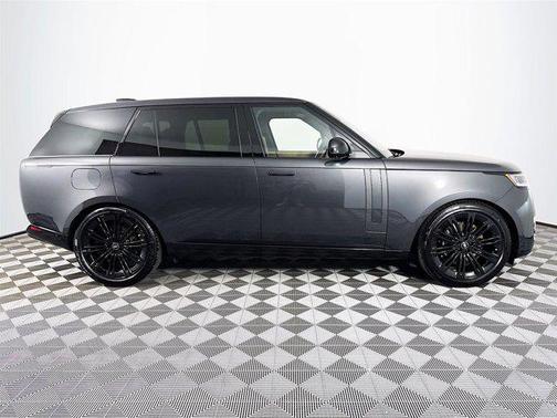 2025 Land Rover Range Rover P530 SE 7 Seat