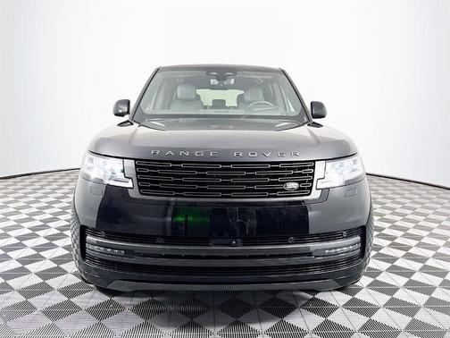 2025 Land Rover Range Rover P530 SE 7 Seat