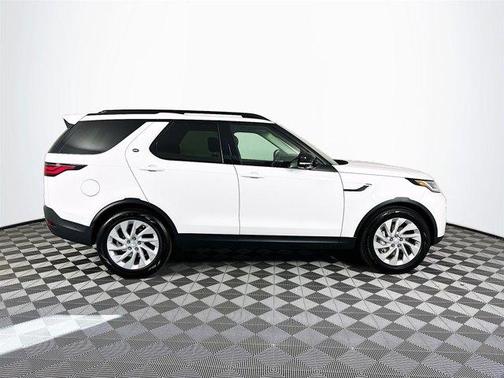 2024 Land Rover Discovery P300 S