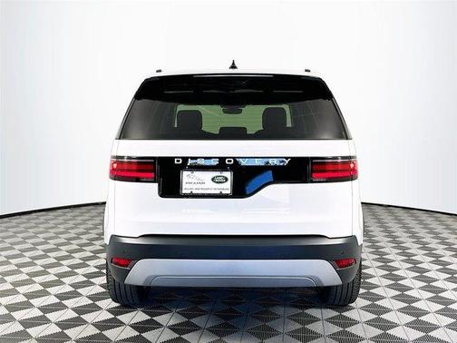 2024 Land Rover Discovery P300 S