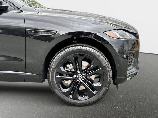 Santorini Black 2026 Jaguar F-PACE P250 R-Dynamic S