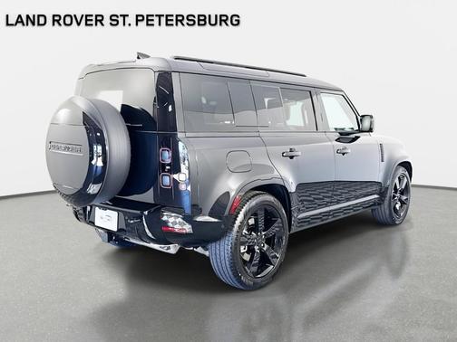 2026 Land Rover Defender 110 X-Dynamic SE