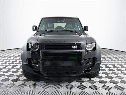 2025 Land Rover Defender P400 X-Dynamic SE