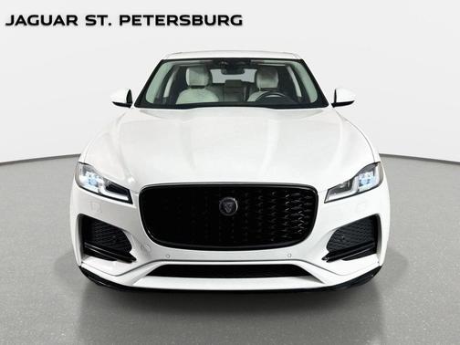 Fuji White 2023 Jaguar F-PACE S