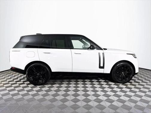 2025 Land Rover Range Rover P550e SE