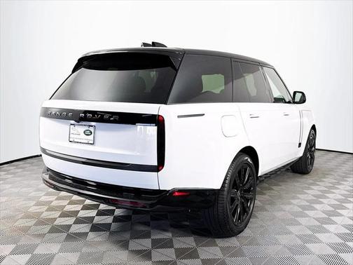 2025 Land Rover Range Rover P550e SE