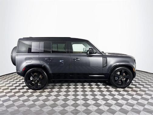 2025 Land Rover Defender P400 X-Dynamic SE