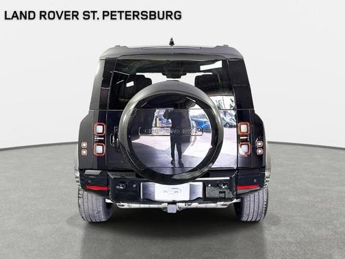 Santorini Black 2026 Land Rover Defender 110 X-Dynamic SE